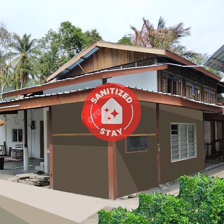 Oyo 90176 D'Cruz Sunrise Villa Pantai Cenang  Luaran gambar