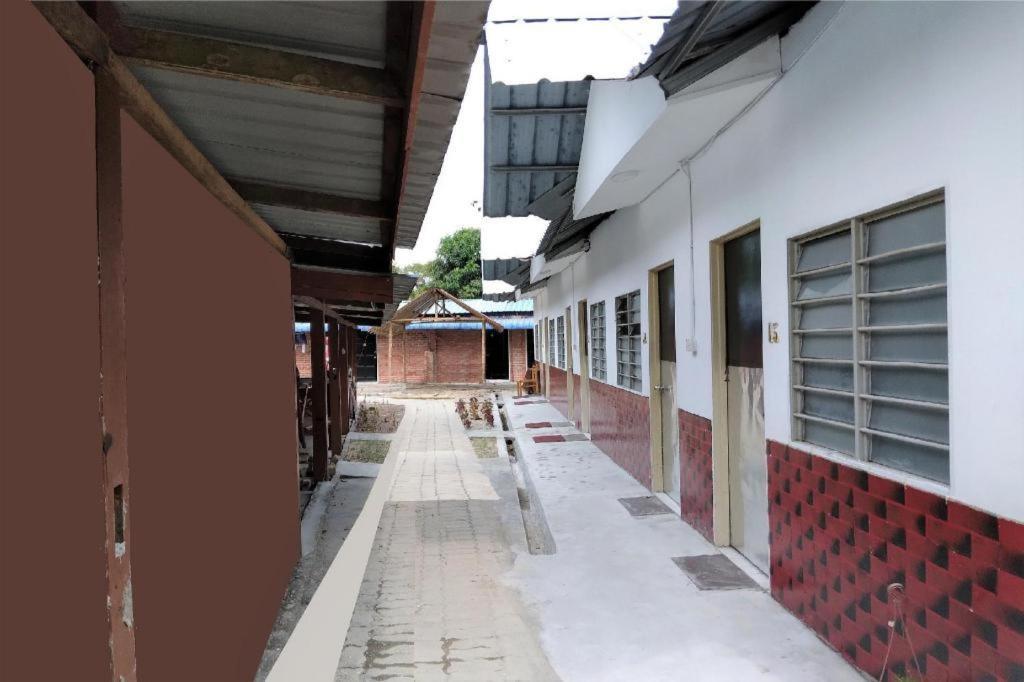 Oyo 90176 D'Cruz Sunrise Villa Pantai Cenang  Luaran gambar