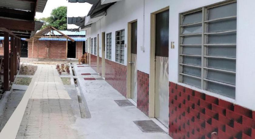 Oyo 90176 D'Cruz Sunrise Villa Pantai Cenang  Luaran gambar